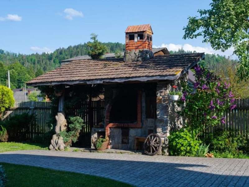 "Знакова хата"