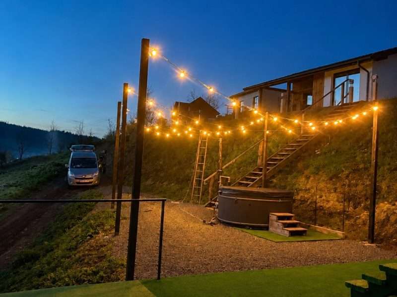 Sky_hugs_cottage