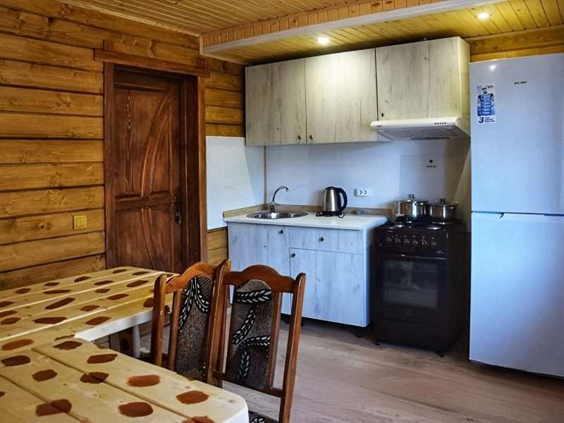 Котедж "Між річкою та горами"