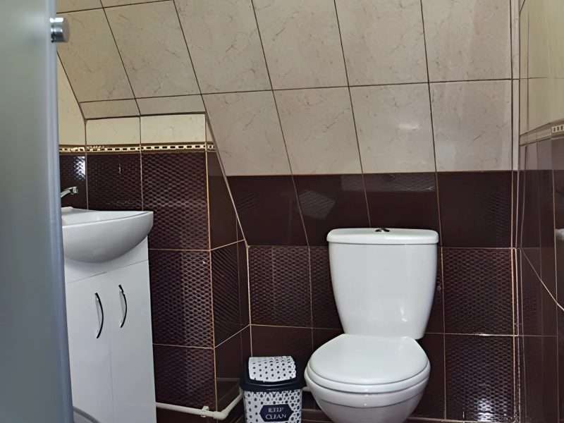 Котедж "Між річкою та горами"