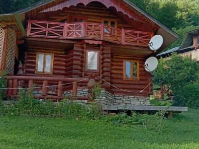 «Хата Довбуша»